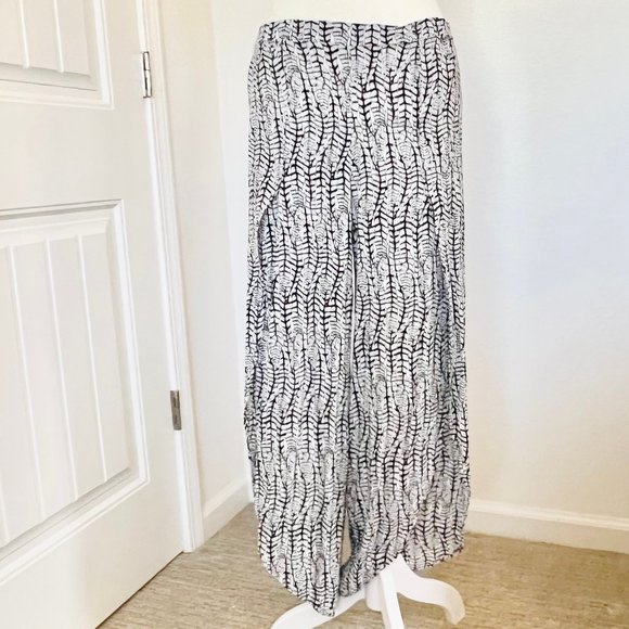 raya sun Pants - Raya Sun Resort Beachwear Vine Print Wide Leg Open Leg Wrap Cropped Rayon Pant